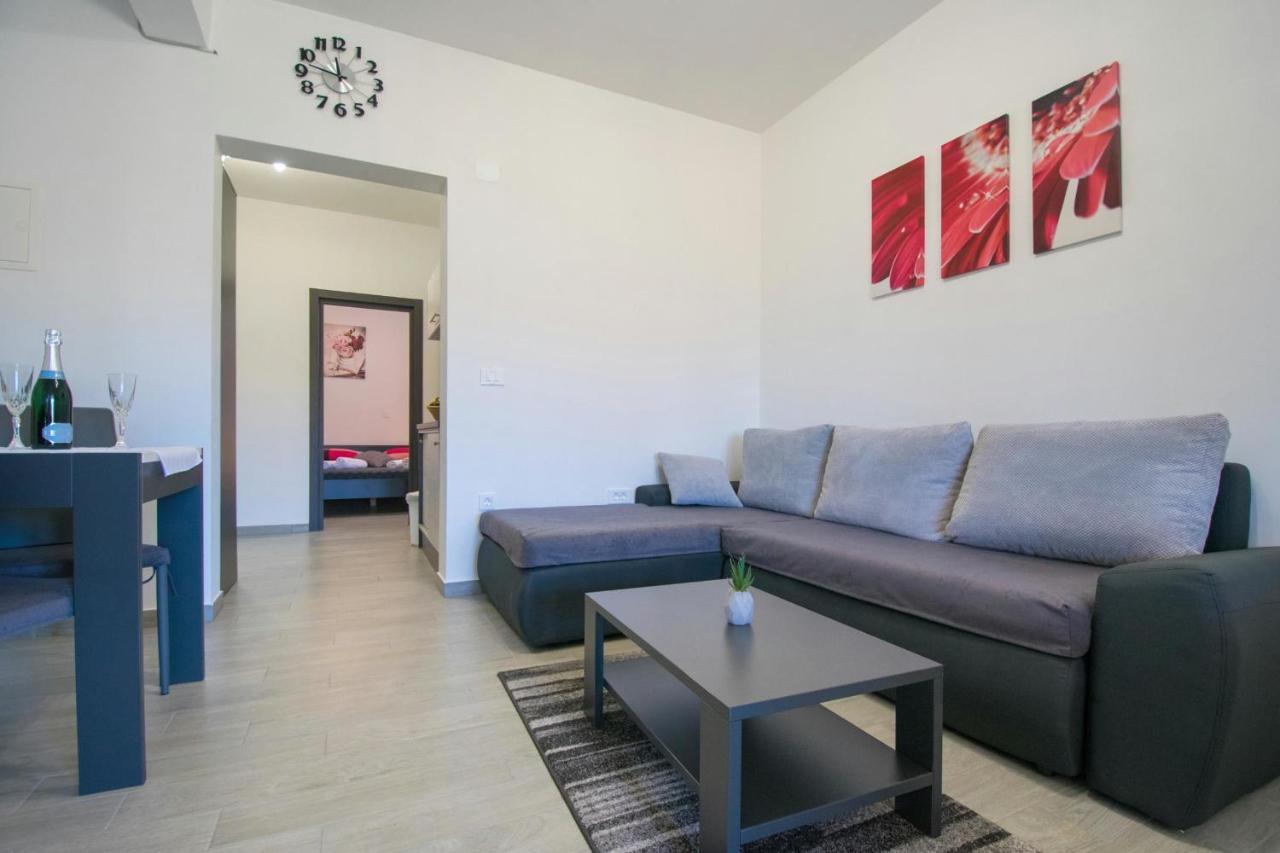 Apartments Mladenka Malinska Εξωτερικό φωτογραφία