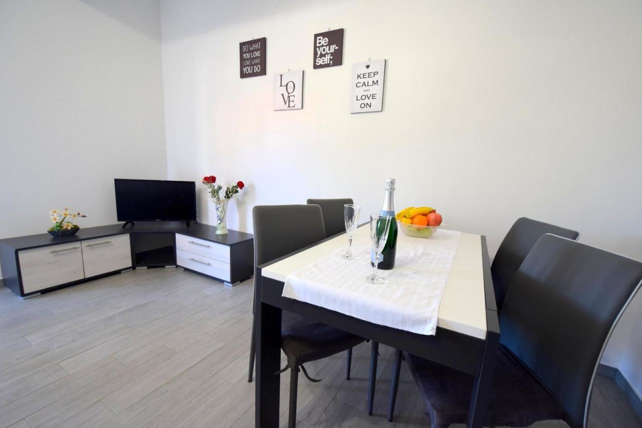 Apartments Mladenka Malinska Εξωτερικό φωτογραφία