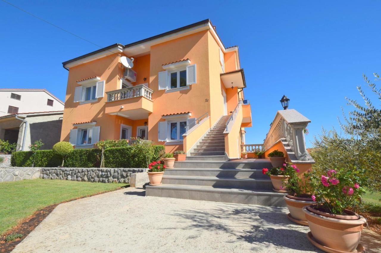 Apartments Mladenka Malinska Εξωτερικό φωτογραφία