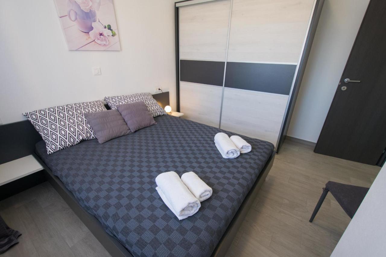 Apartments Mladenka Malinska Εξωτερικό φωτογραφία