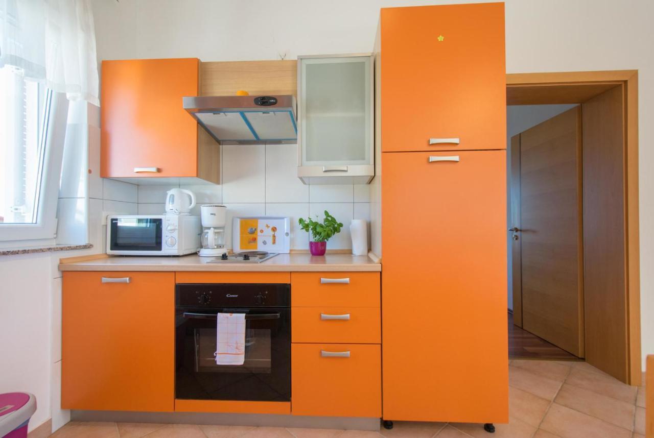 Apartments Mladenka Malinska Εξωτερικό φωτογραφία