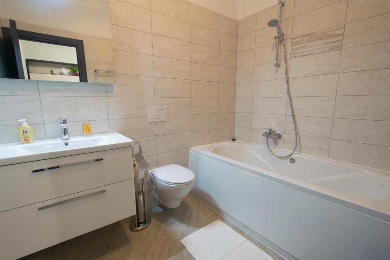 Apartments Mladenka Malinska Εξωτερικό φωτογραφία