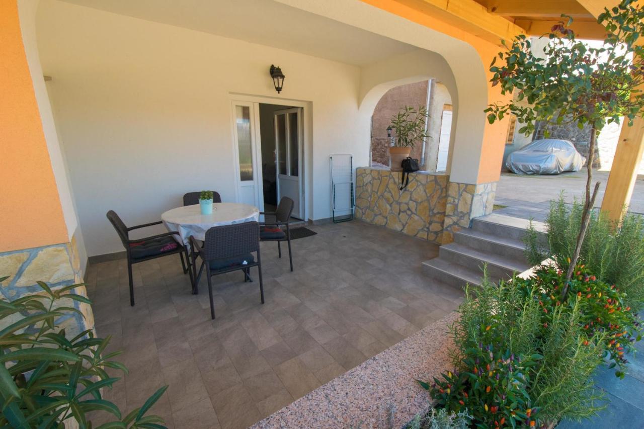 Apartments Mladenka Malinska Εξωτερικό φωτογραφία