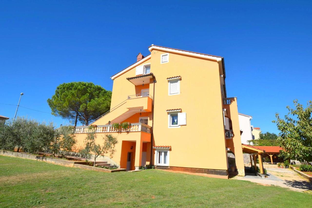 Apartments Mladenka Malinska Εξωτερικό φωτογραφία