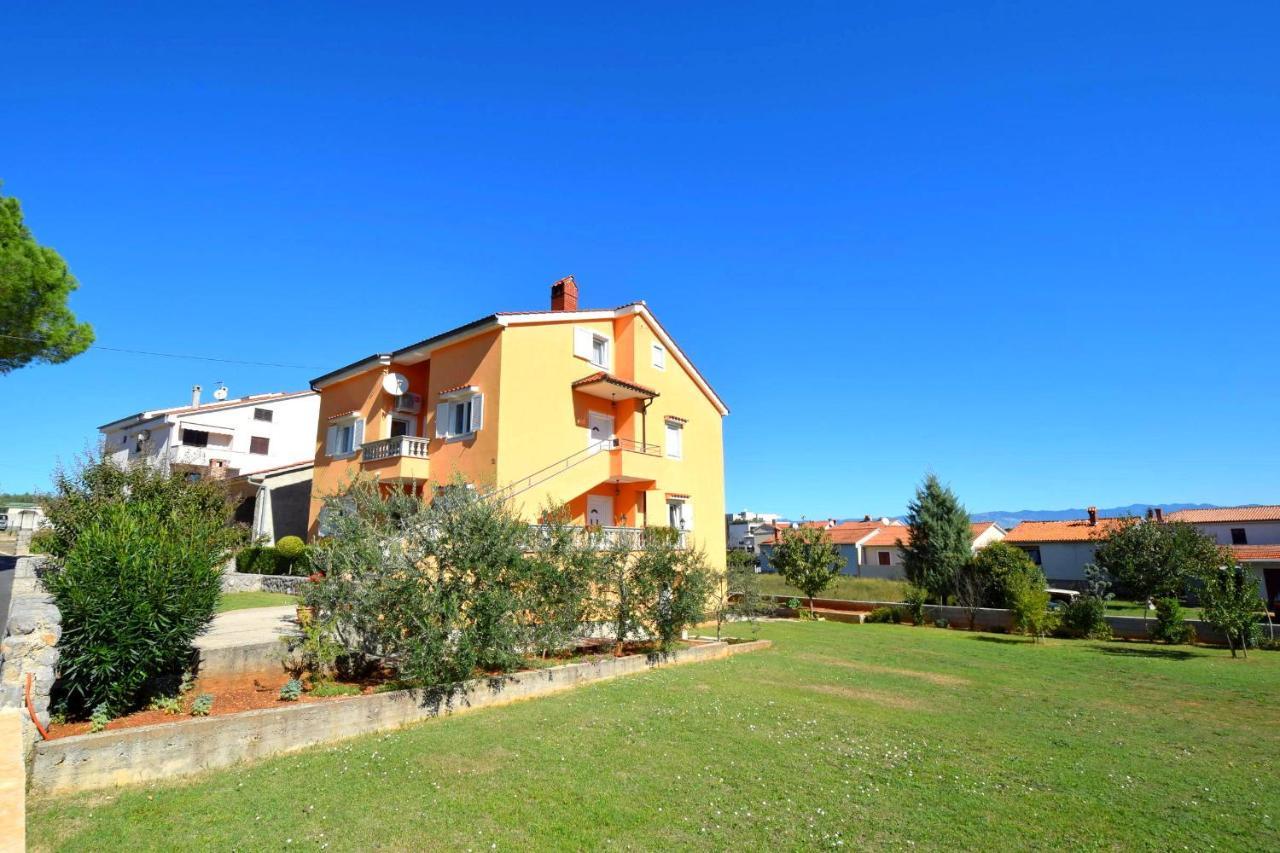 Apartments Mladenka Malinska Εξωτερικό φωτογραφία